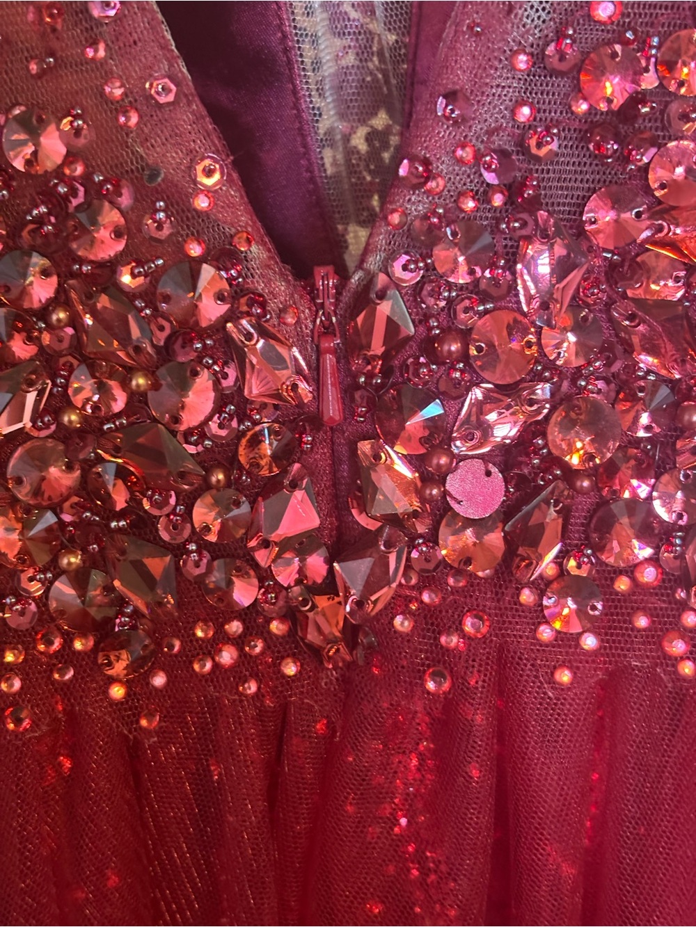 Val Stefani Burgundy Sequin Beaded Formal Prom Gown Dress Women’s Size 4 - Picture 6 of 15